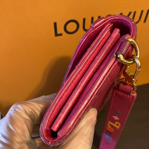 Louis Vuitton Pink Leather Clutch - Picture 7 of 8
